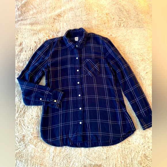 GAP Long Sleeve, Navy/White Plaid, Button Down Shirt (Medium) - Picture 2 of 7